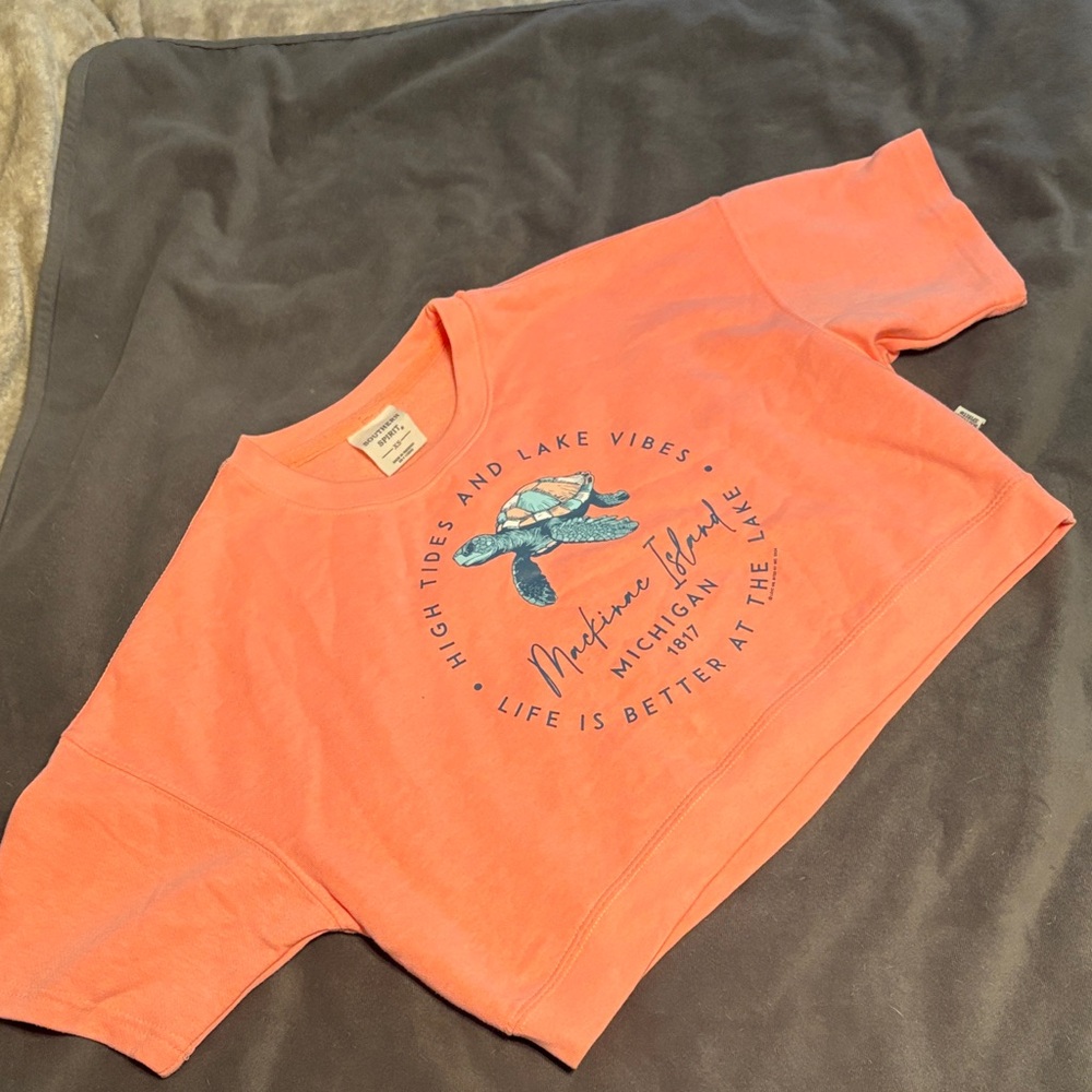 Women’s XS cropped tee crewneck